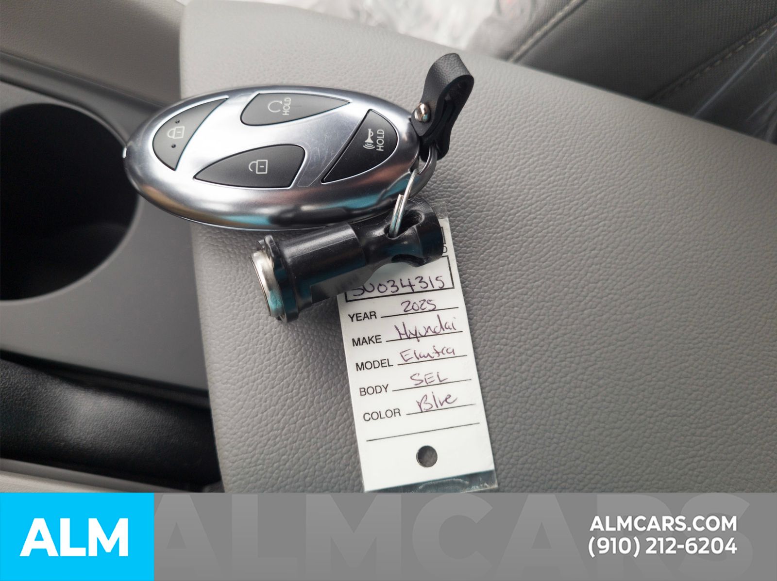 Used 2025 Intense Blue Hyundai SEL Sport image 28