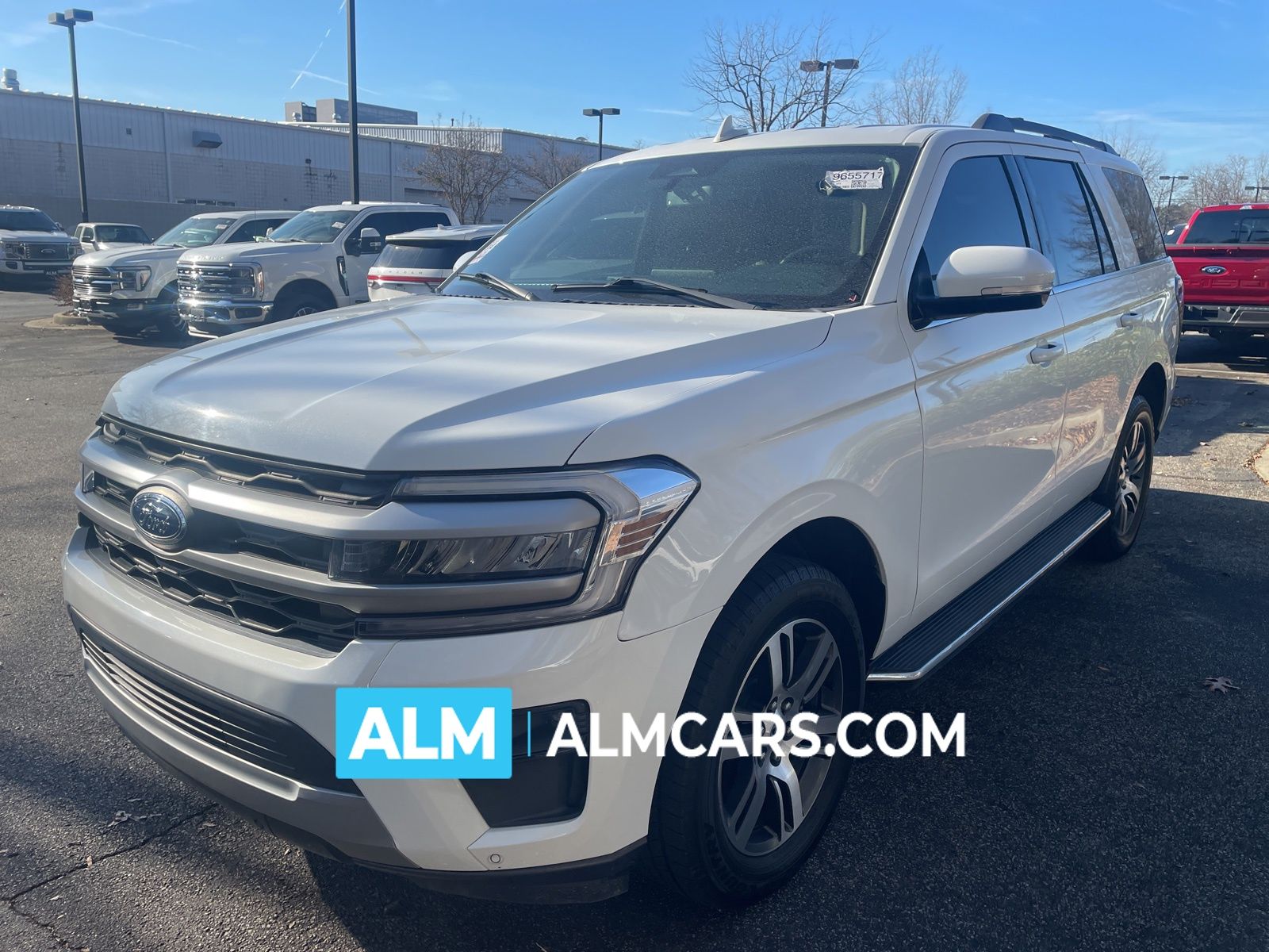 2023 Ford Expedition XLT's photo