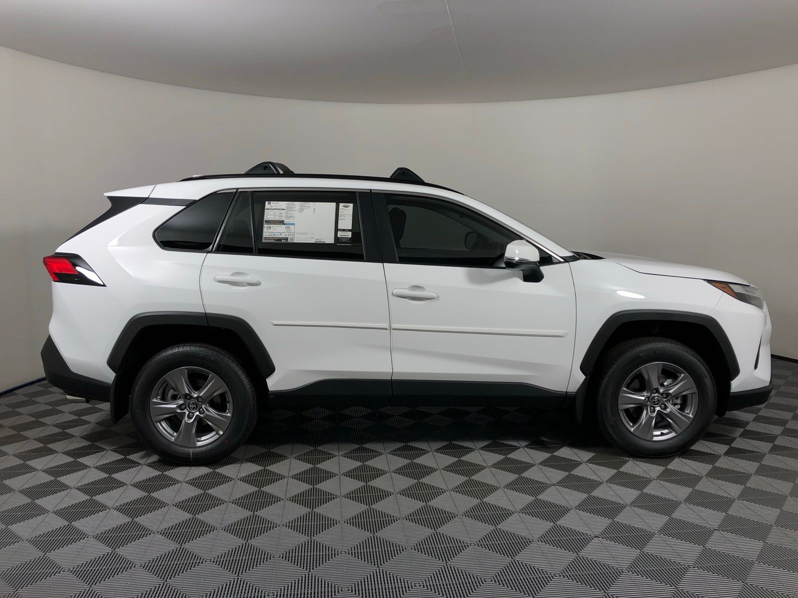2025 Toyota RAV4 XLE 4