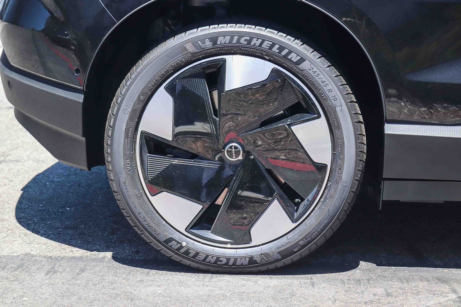2026 Volvo EX30 Ultra - Photo 7