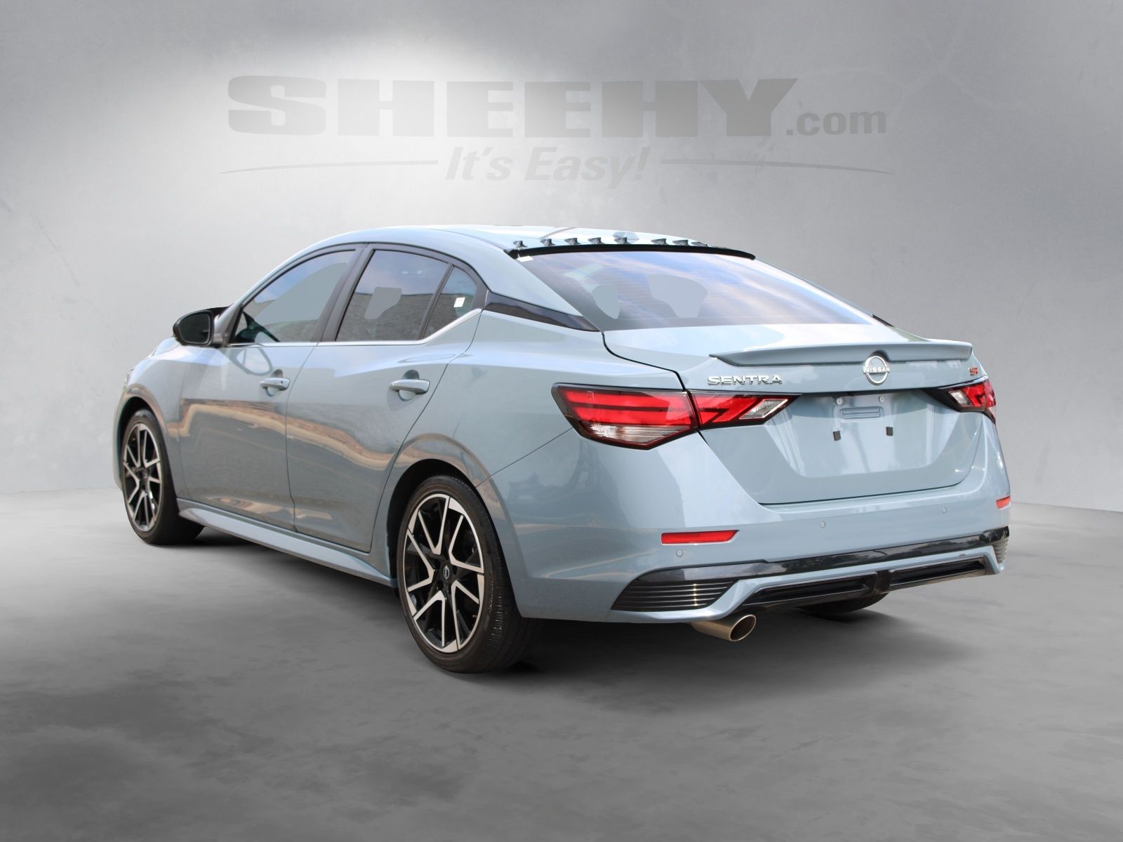 Used 2024 Gray Nissan SR image 12