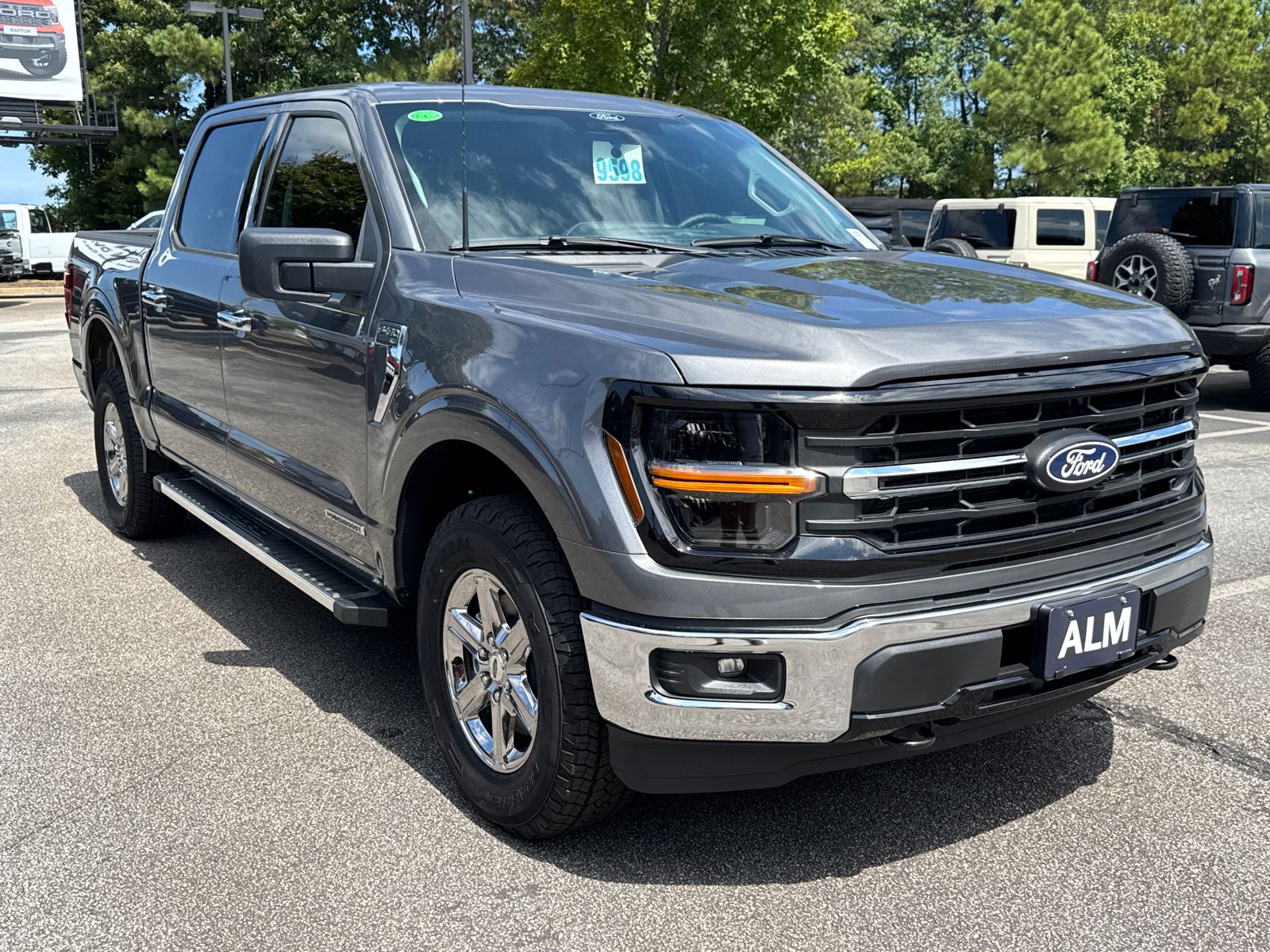 2025 Ford F-150 XLT photo 2