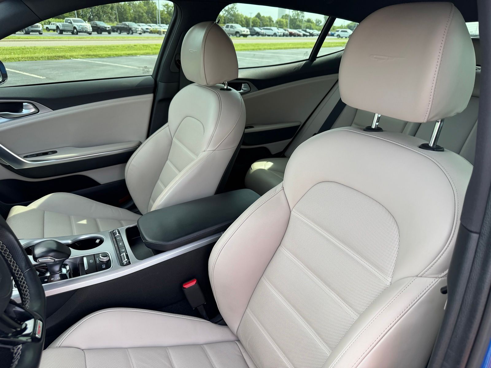 2018 Kia Stinger image 13