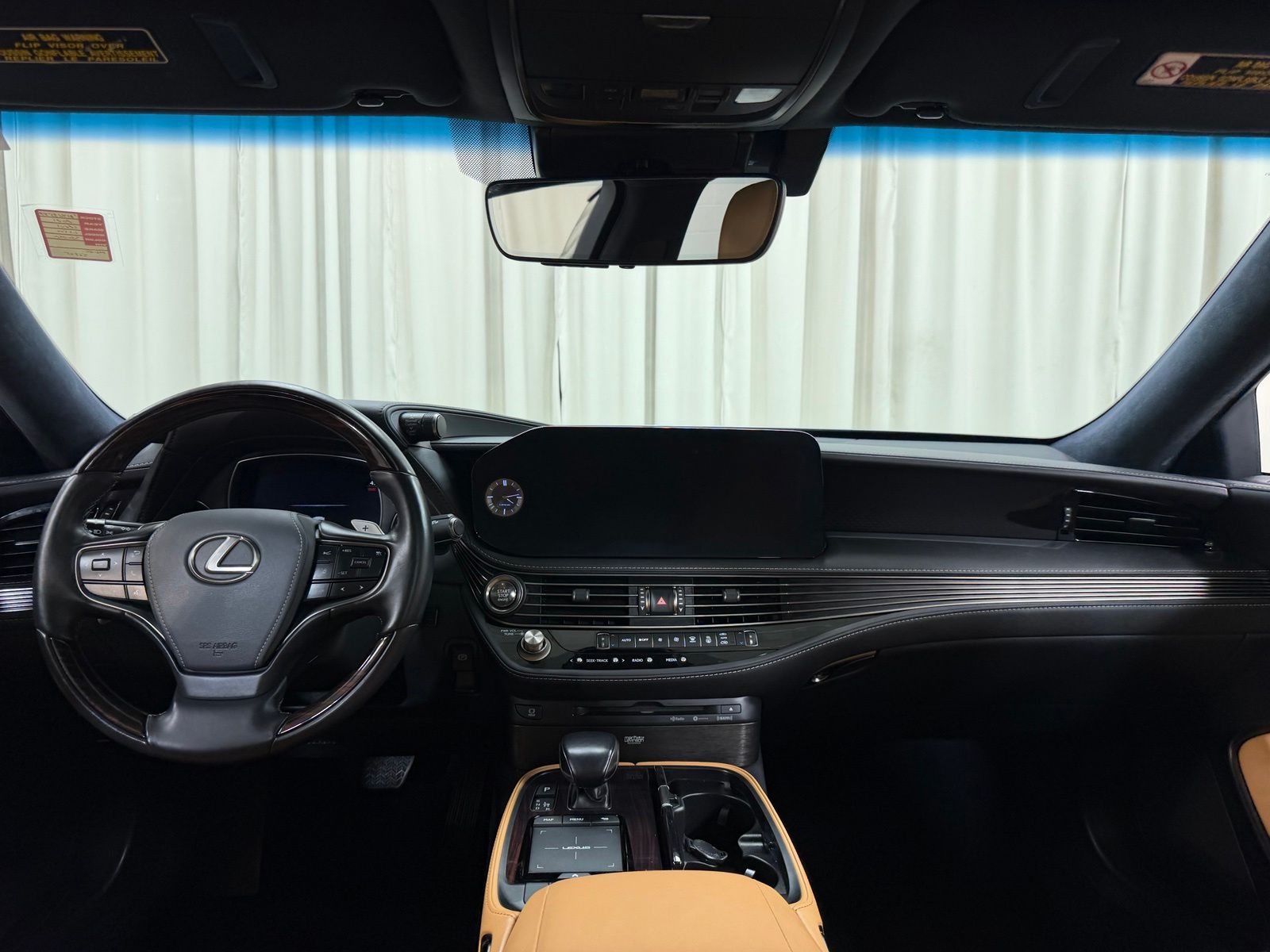 Used 2021 Silver Lexus 500 AWD image 38