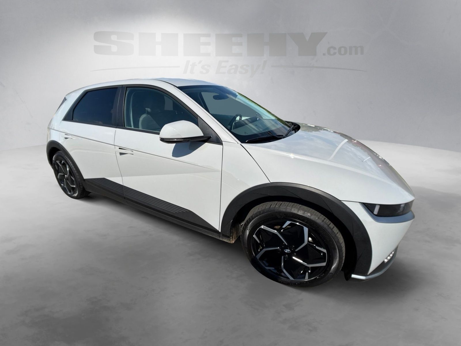 Used 2024 Gray Hyundai SEL image 2