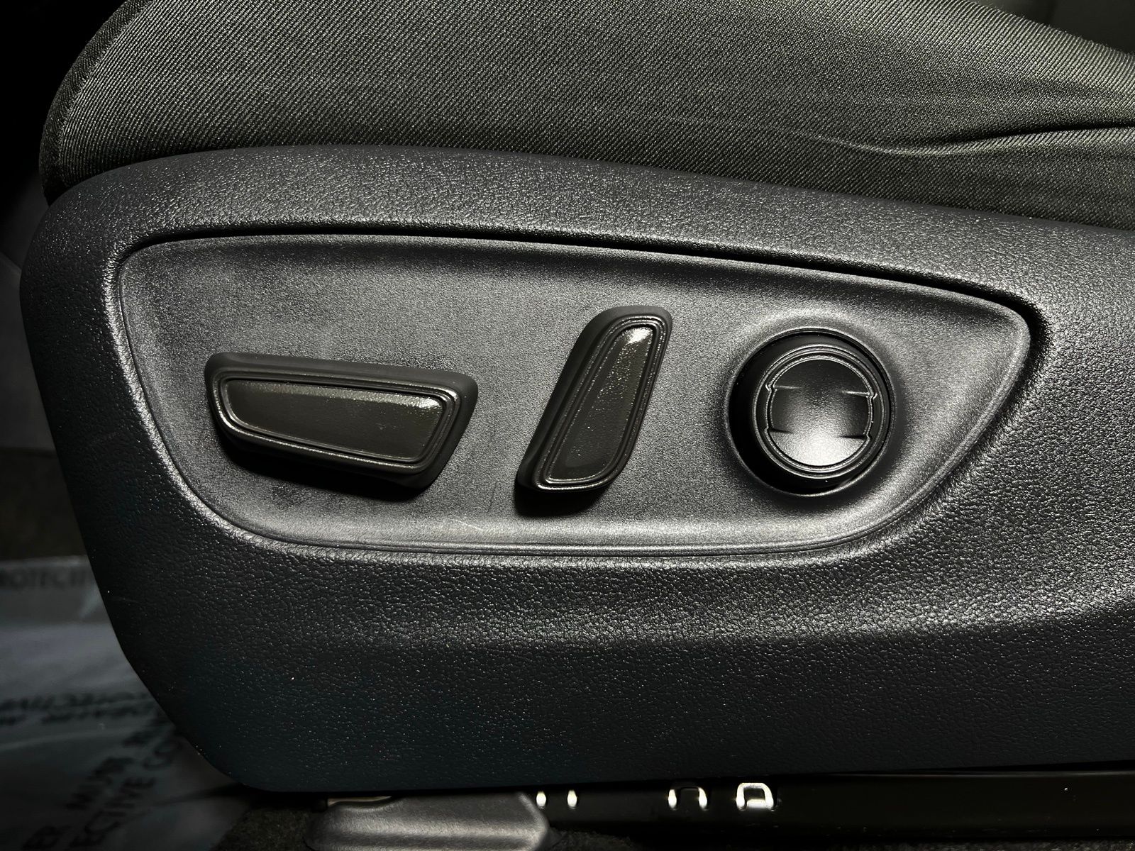 Thumbnail: 2025 Toyota RAV4 - 14