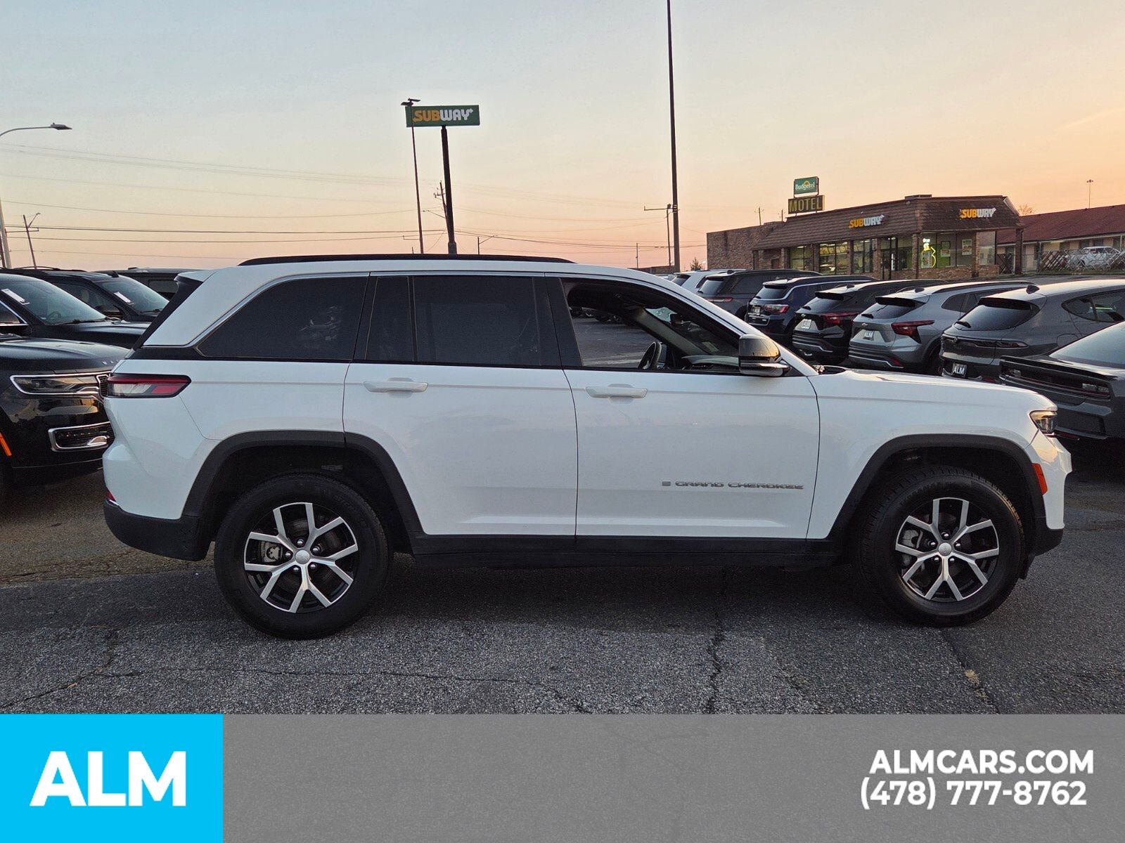 Used 2024 Bright White Clearcoat Jeep Limited image 15