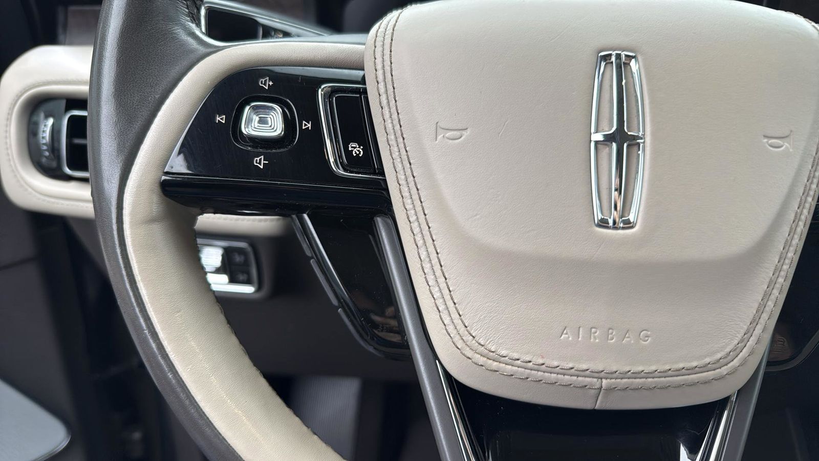 Used Car 2021 Lincoln Aviator  Reserve For Sale Under $30,000 In Austin, Texas