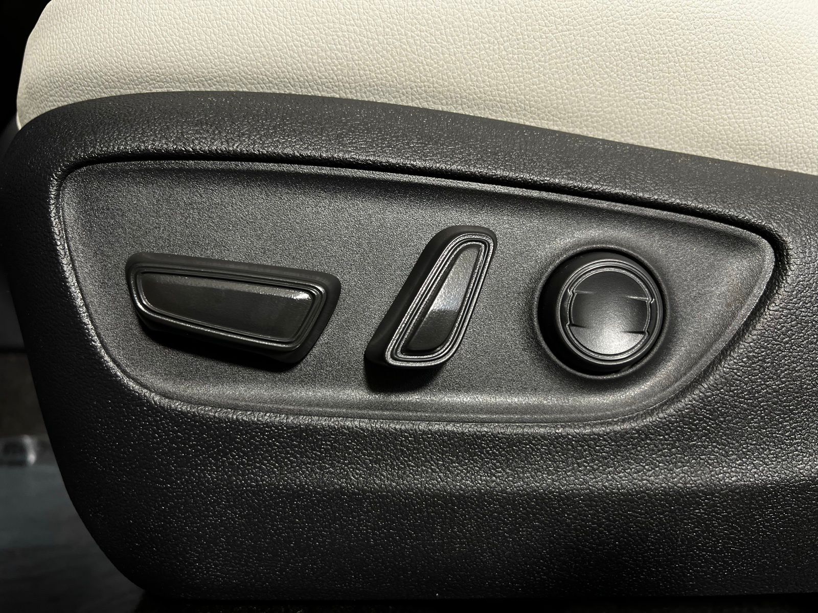 Thumbnail: 2026 Toyota Grand Highlander - 14