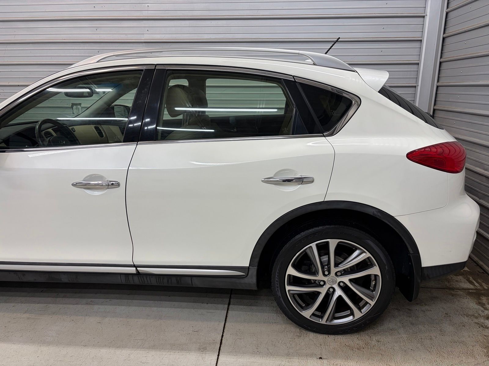 Photo 5 of 2017 INFINITI QX50 Base