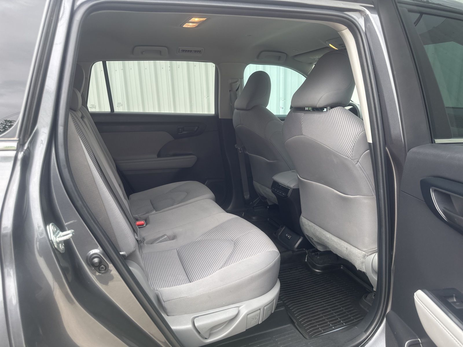 Used Car 2023 Toyota Highlander  Le For Sale Under $35,000 In Austin, Texas