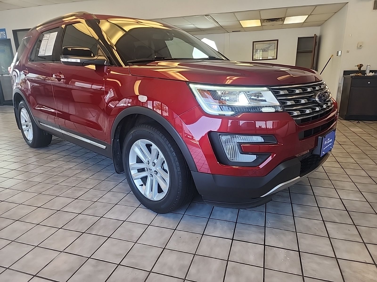 2017 Ford Explorer XLT FWD's photo