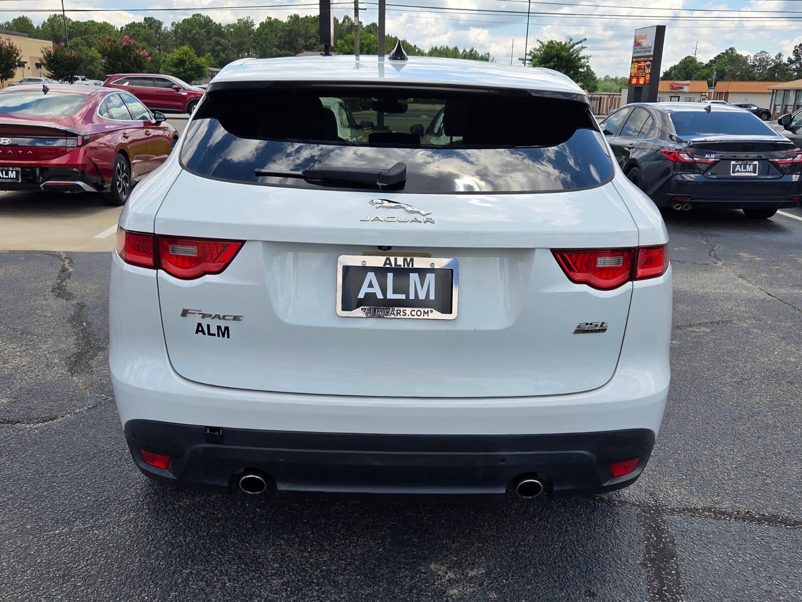Used 2019  Jaguar 25t image 10