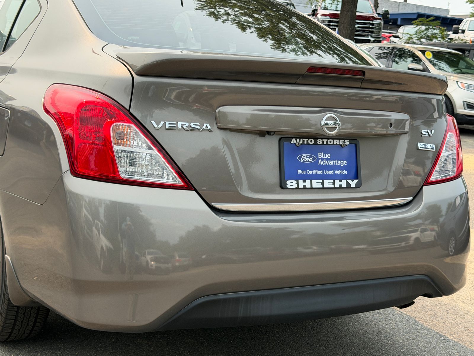 Used 2017 Khaki Nissan 1.6 SV image 31