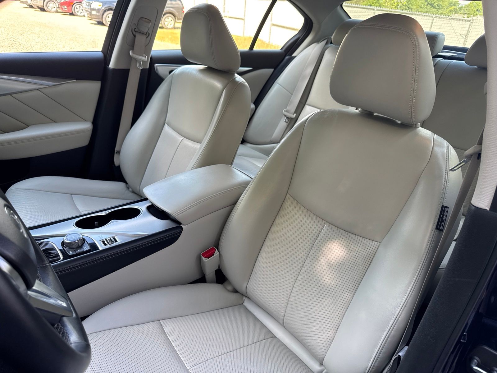 Used 2022 Grand Blue INFINITI LUXE image 6