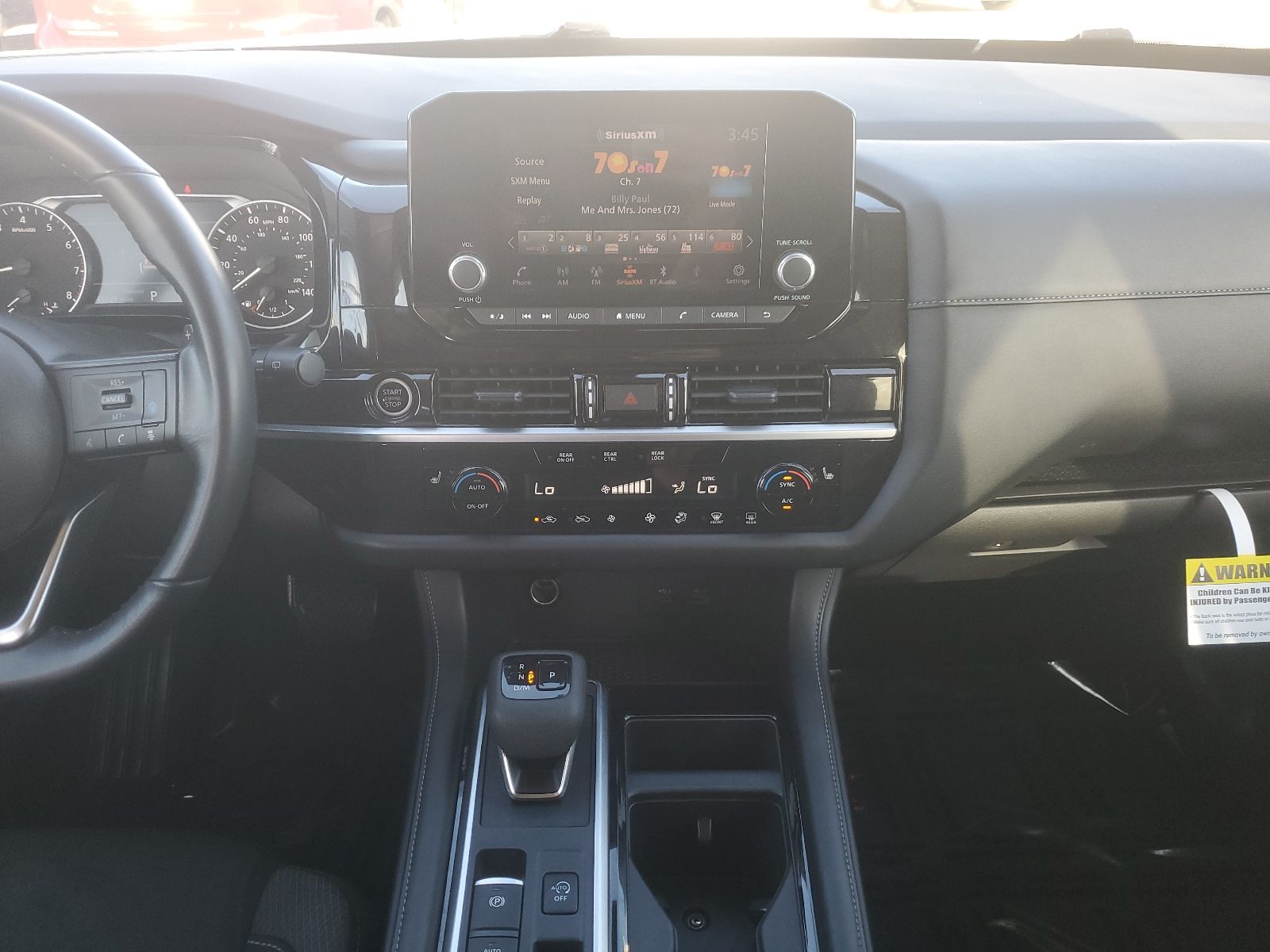 2024 Nissan Pathfinder SV - 9