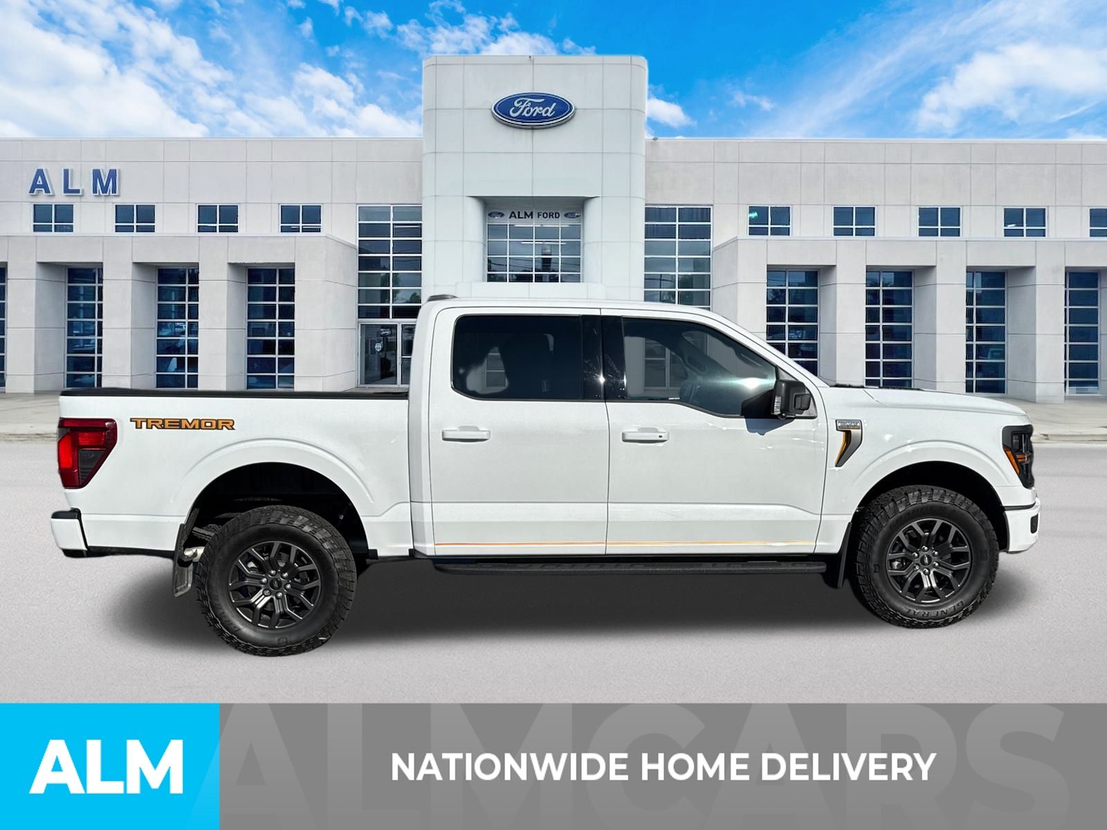 Used 2025 Oxford White Ford Tremor image 4