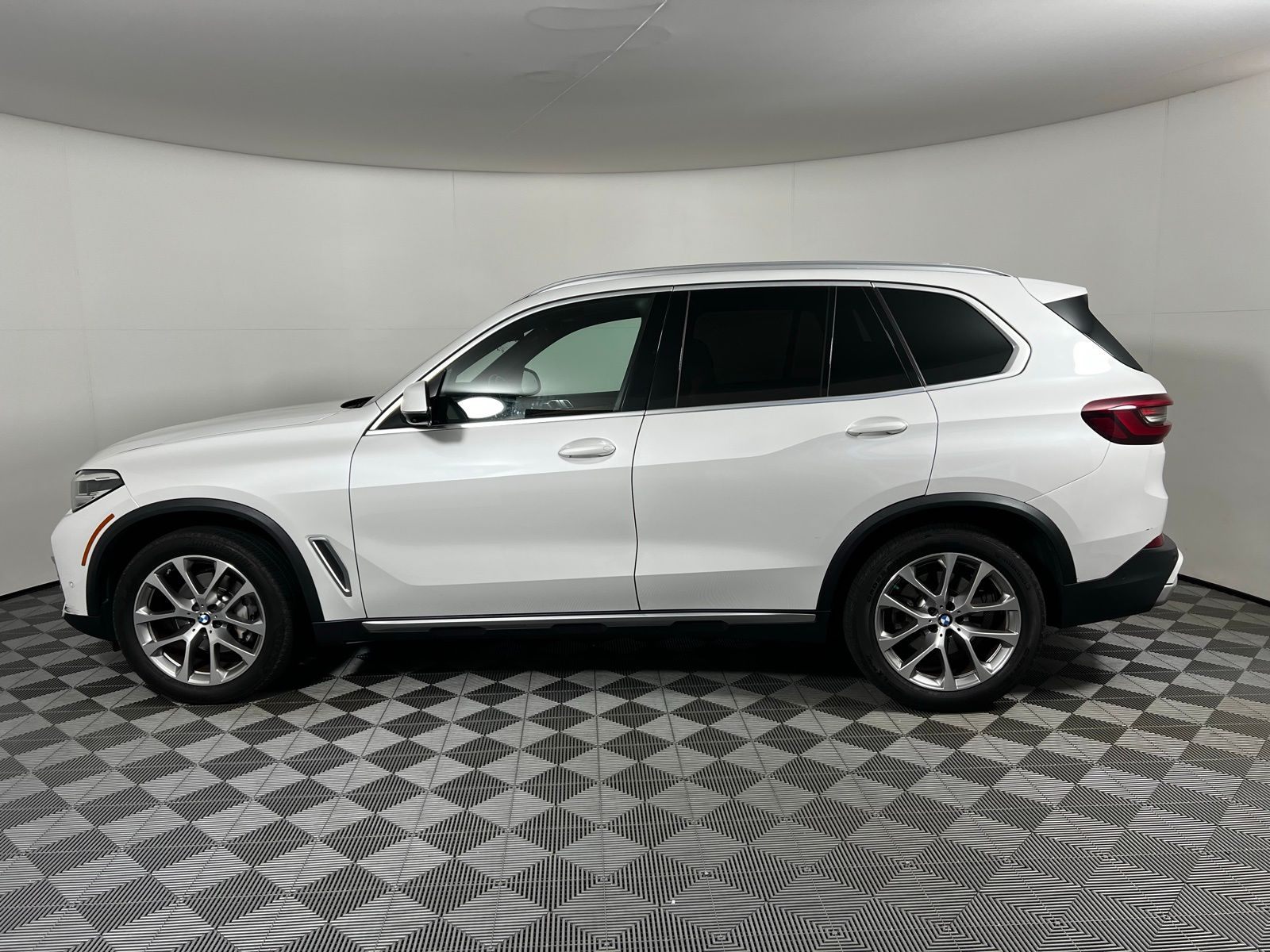 Thumbnail: 2022 BMW X5 - 8