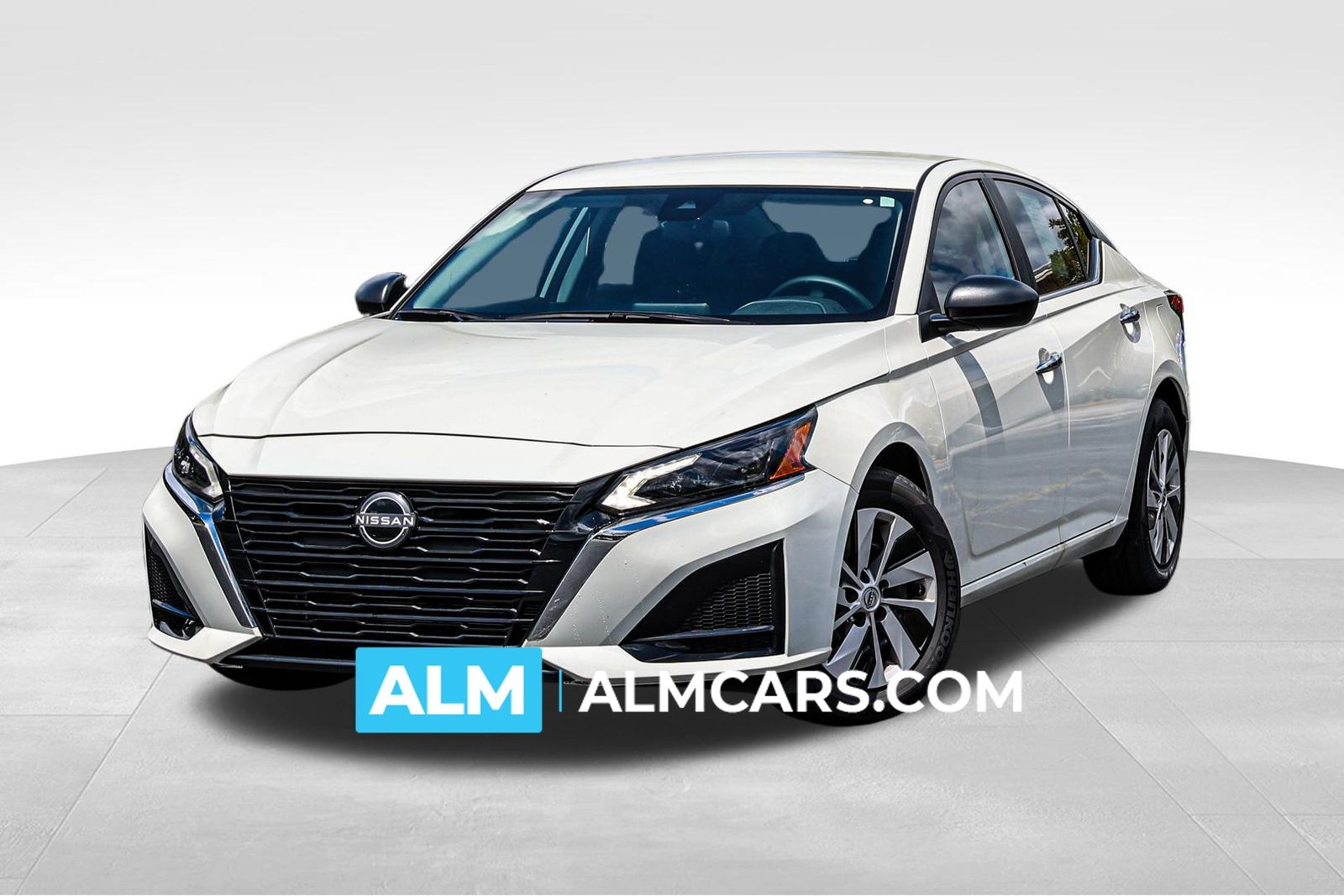 2025 Nissan Altima S's photo