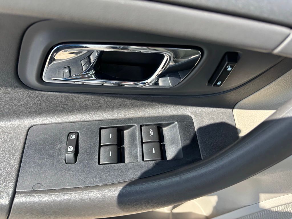 Used Car 2010 Ford Taurus  Se For Sale Under $10,000 In Austin, Texas