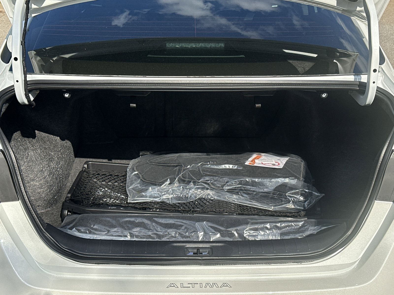 2025 Nissan Altima 2.5 SV photo 27