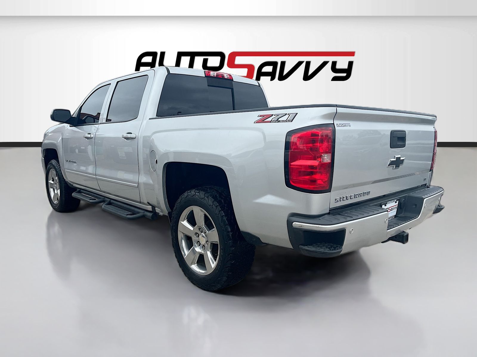 View vehicle photo 5