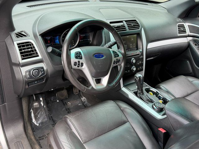 Used 2014 Silver Ford XLT image 33