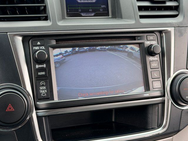 Used 2013 Magnetic Gray Metallic Toyota SE image 4