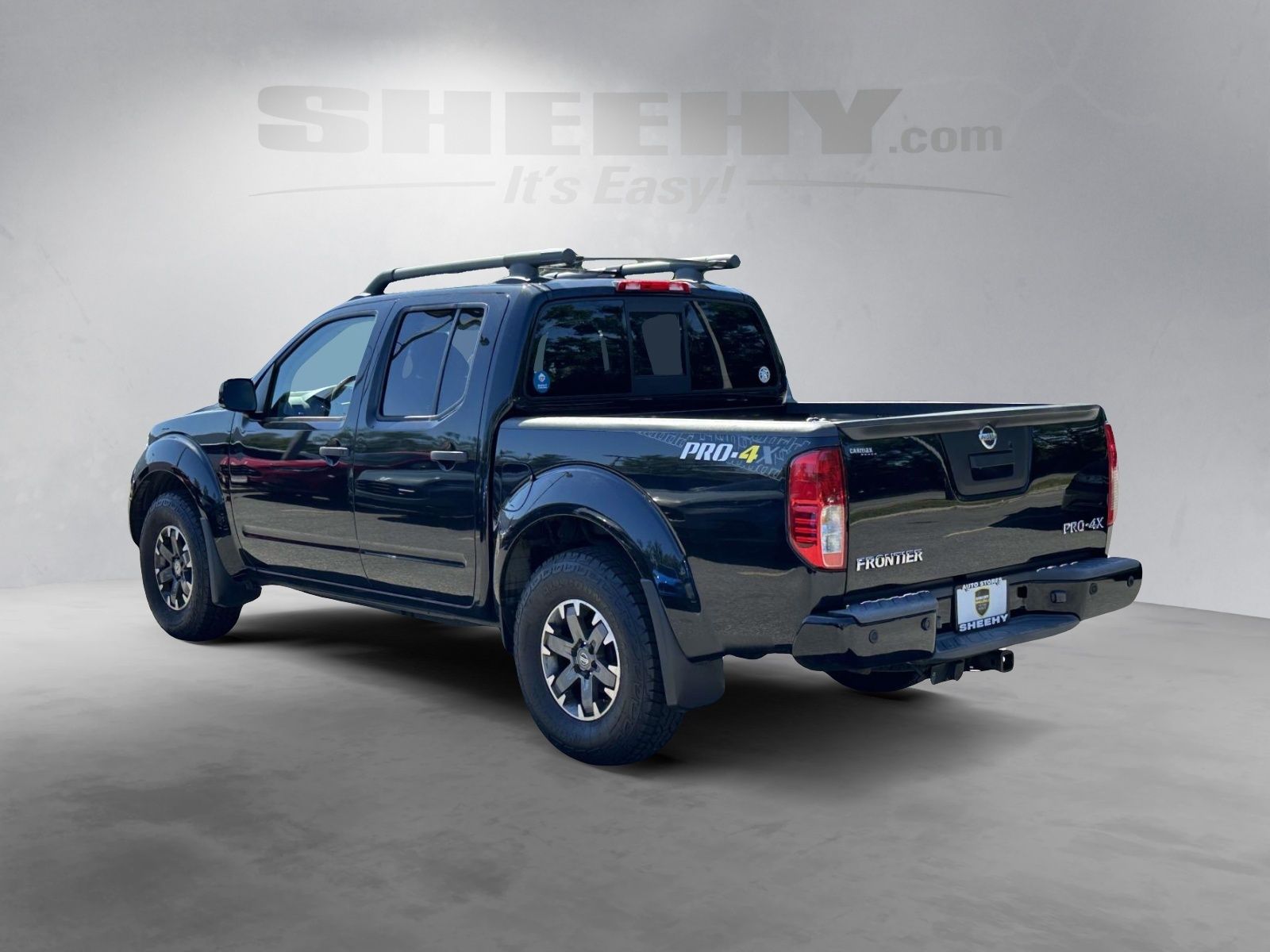 Used 2018 Black Nissan PRO-4X image 13