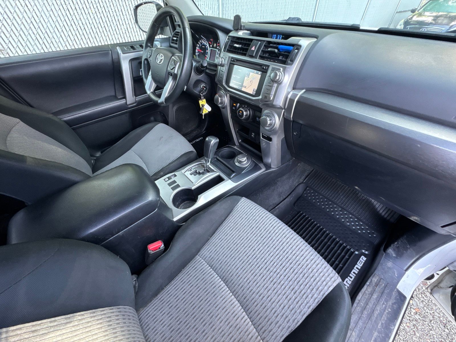 Used 2018 Super White Toyota SR5 image 34
