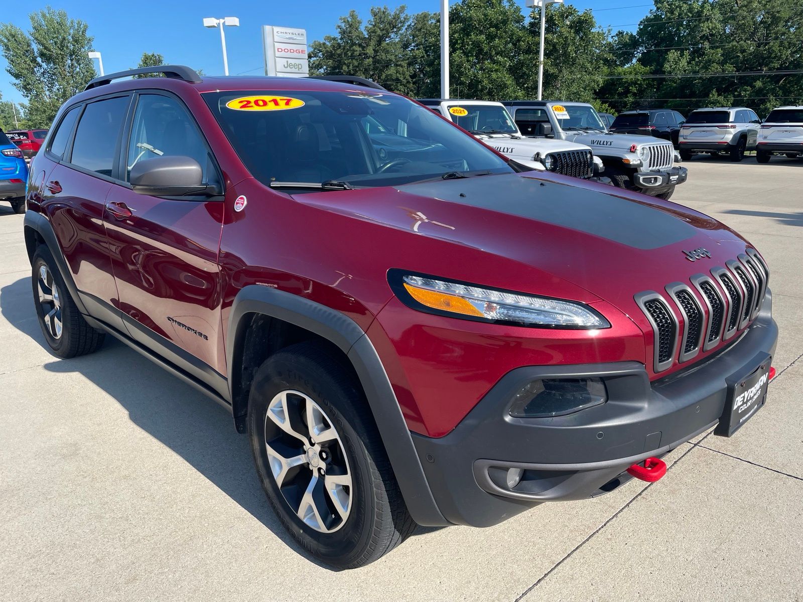 Deep Cherry Red Crystal Pearlcoat 2017 Jeep Cherokee SUV / Crossover Four-Wheel Drive 9-Speed Automatic