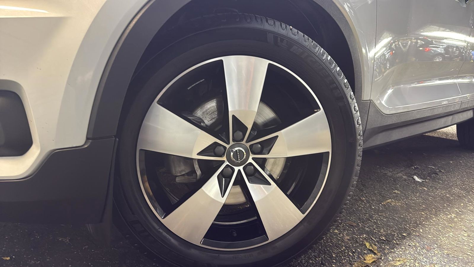 Used Car 2022 Volvo Xc40  Momentum For Sale Under $30,000 In Austin, Texas