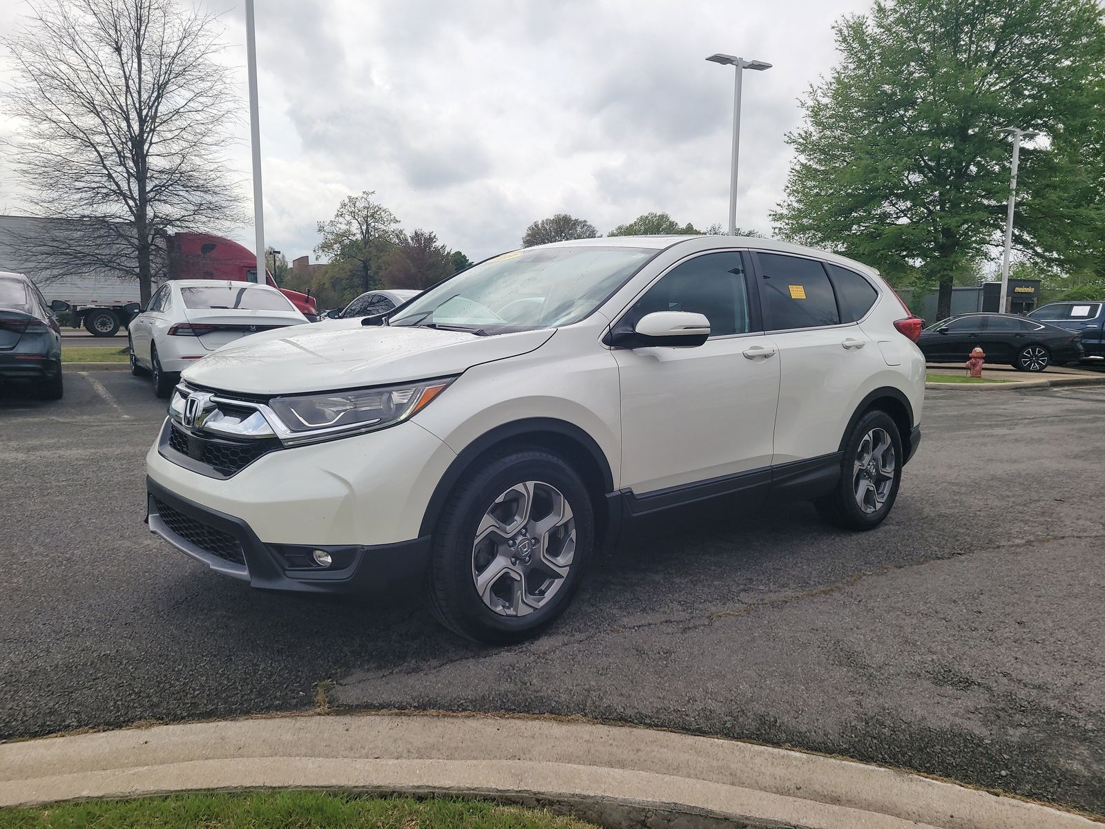 View vehicle photo 7