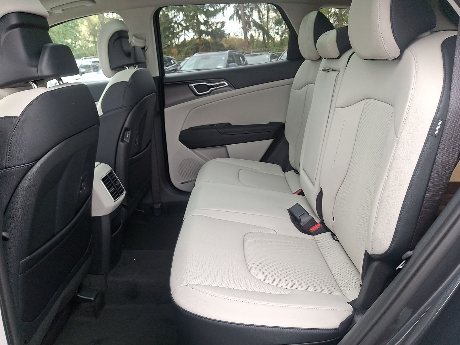 2026 Kia Sportage EX Hybrid - Photo 11