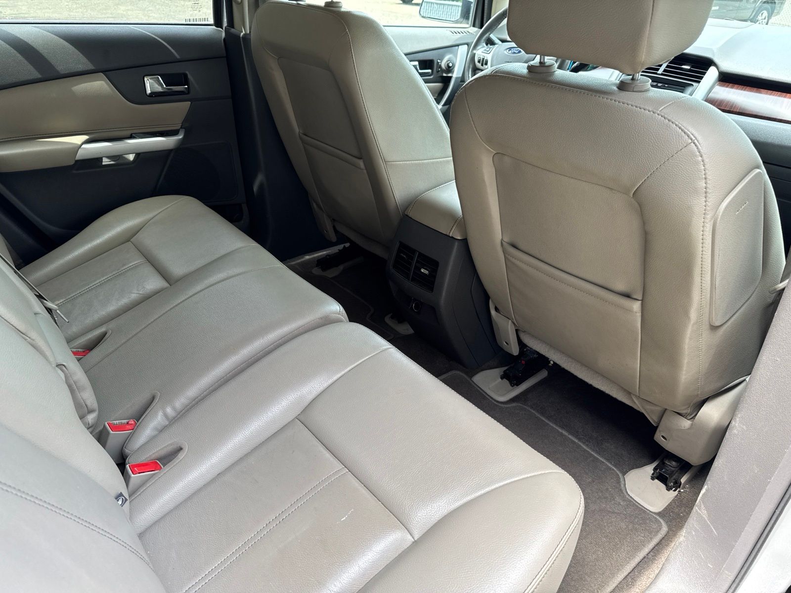 Used 2014 Ingot Silver Ford Limited image 26