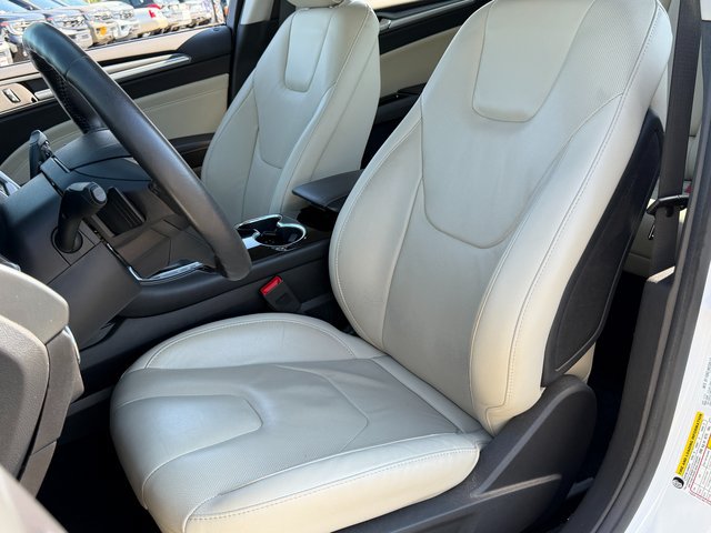 Used 2016 Oxford White Ford Titanium image 10