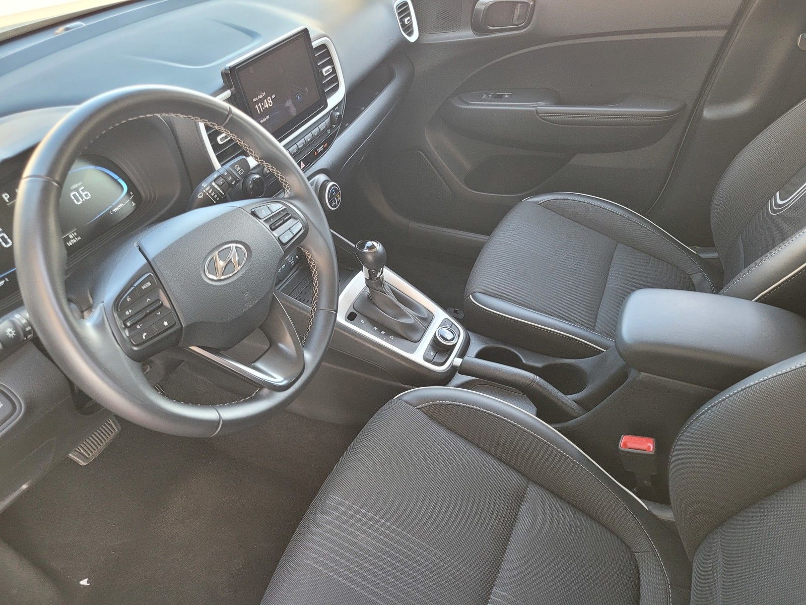 2025 Hyundai Venue Limited - Photo 20