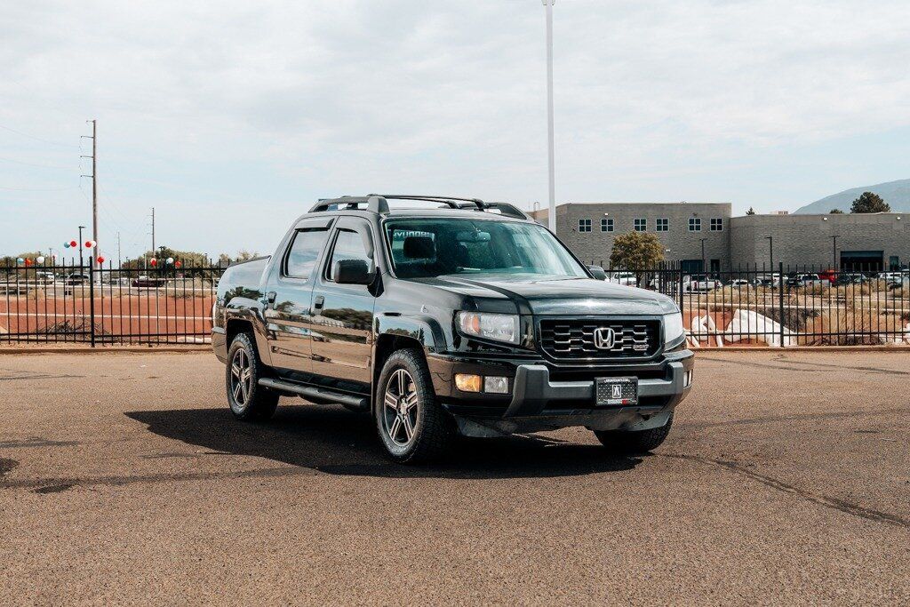 Crystal Black Pearl 2014 Honda Ridgeline Pickup Truck Four-Wheel Drive 5-Speed Automatic