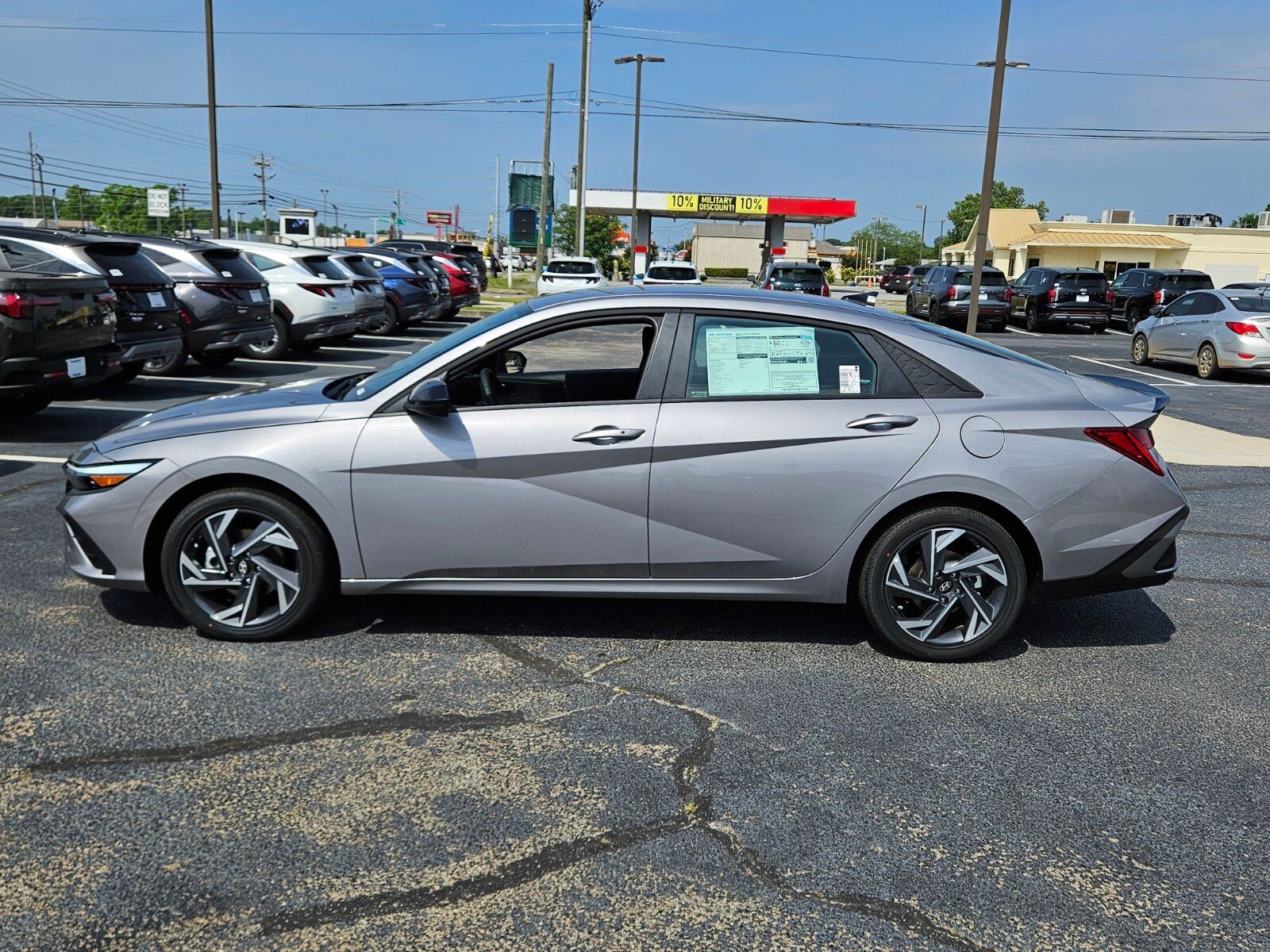 New 2025 Silver Hyundai SEL Sport image 4