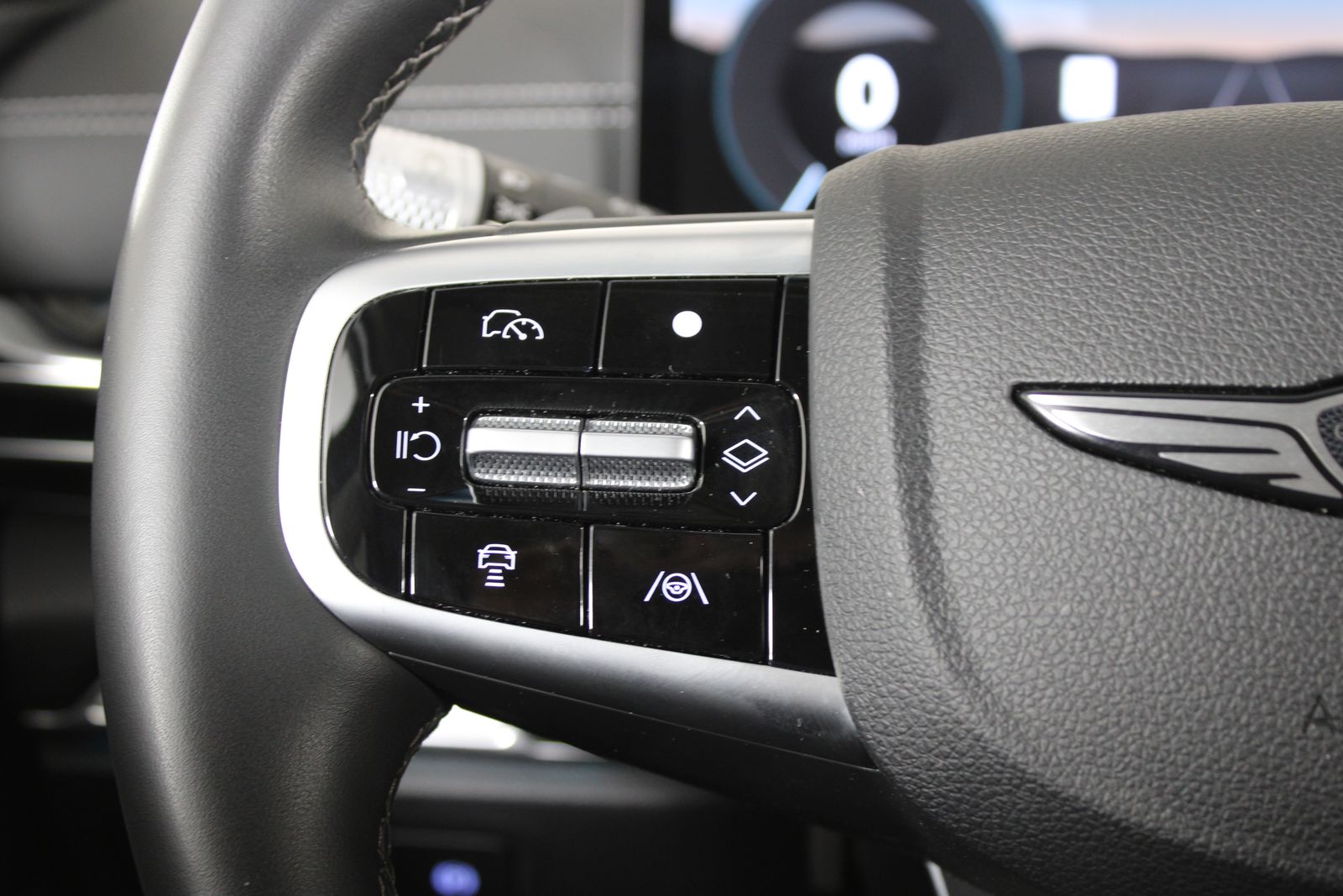 Used 2025 White Genesis 2.5T image 17