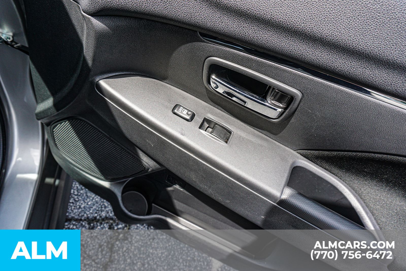 Used 2025 Silver Mitsubishi  image 48