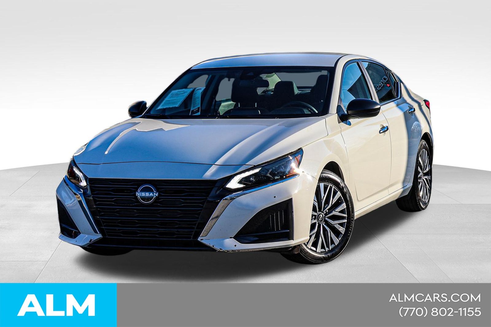 Glacier White 2025 Nissan Altima 2.5 SV FWD Sedan Front-Wheel Drive Continuously Variable Transmission