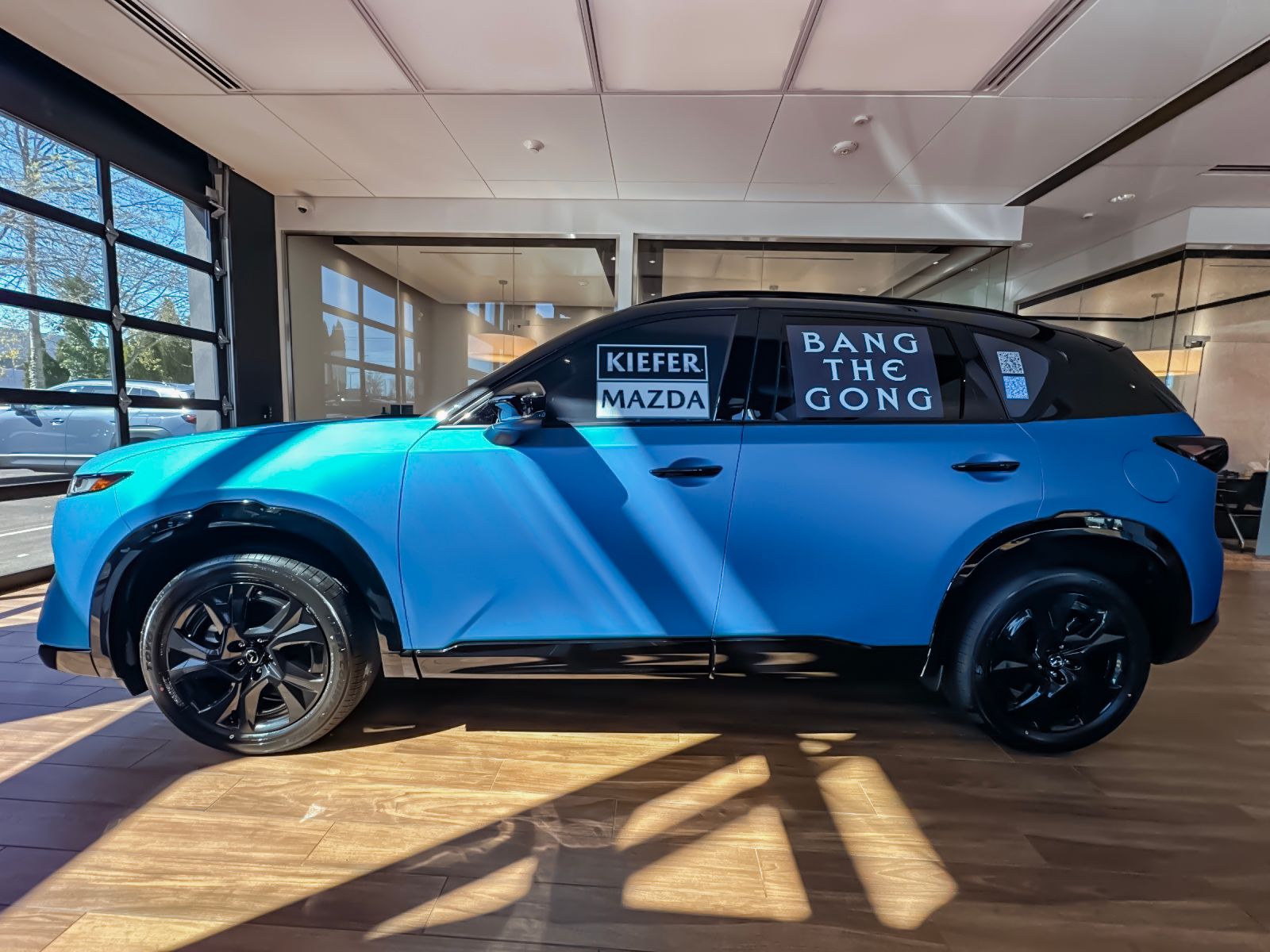 View vehicle photo 6