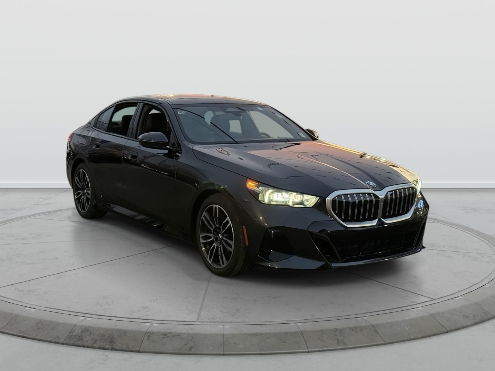 2026 BMW 5 Series 530i xDrive Sedan's photo
