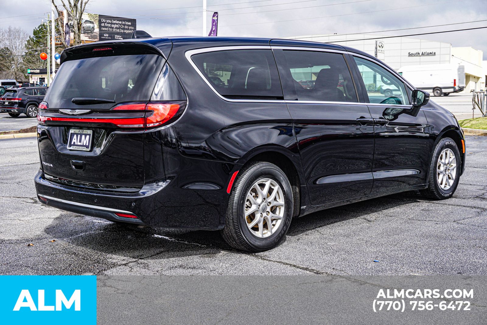 Used 2024 Black Chrysler Touring L image 6