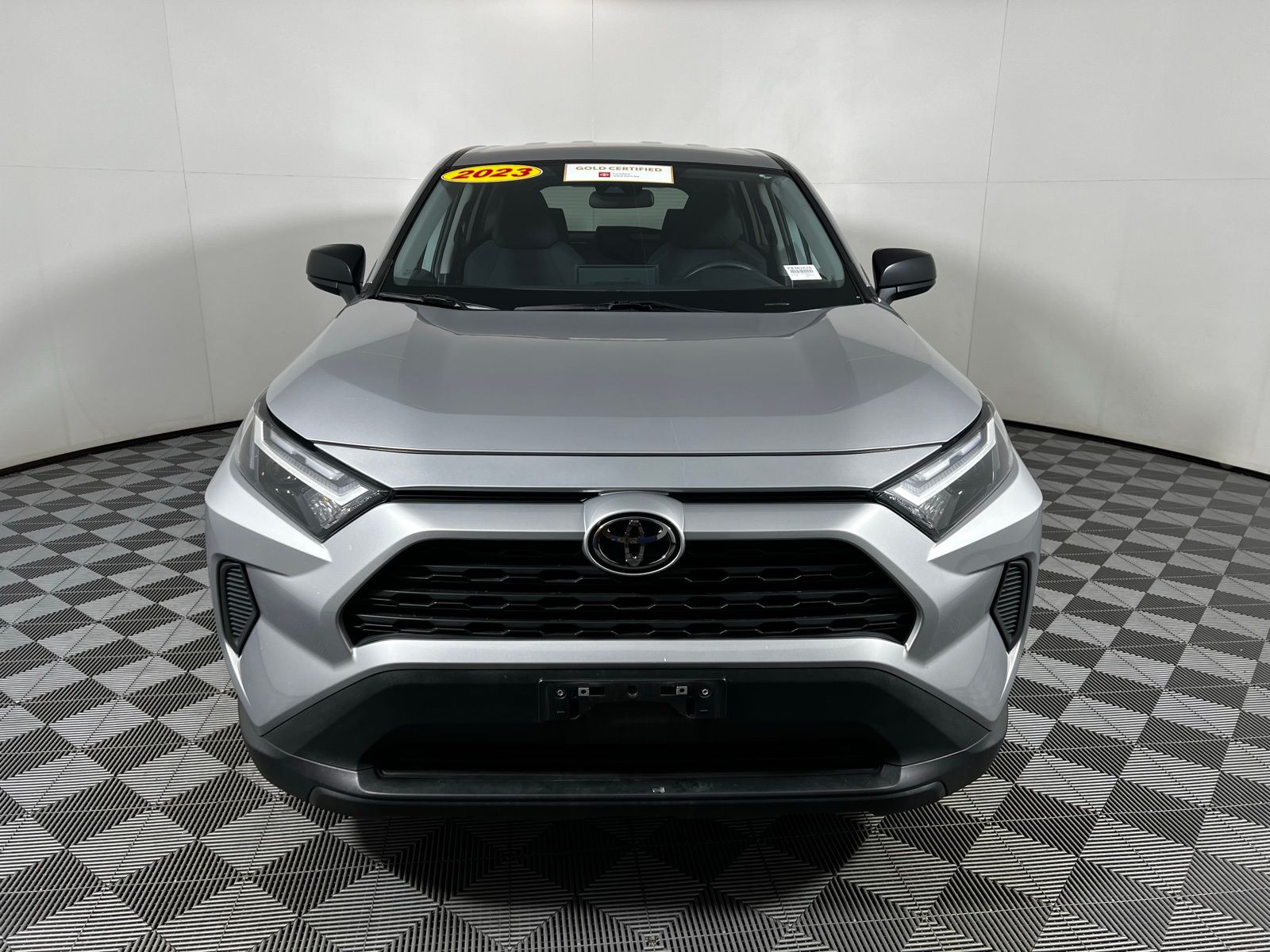 2023 Toyota RAV4 LE 2