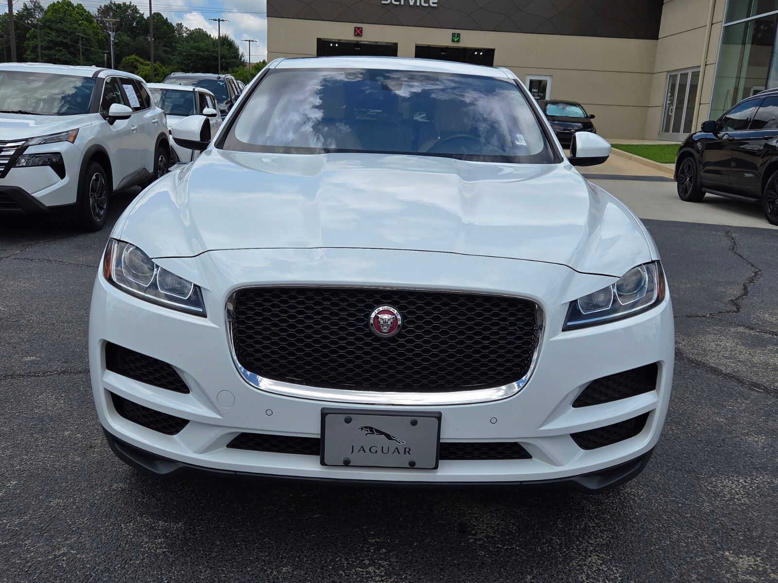 Used 2019  Jaguar 25t image 2