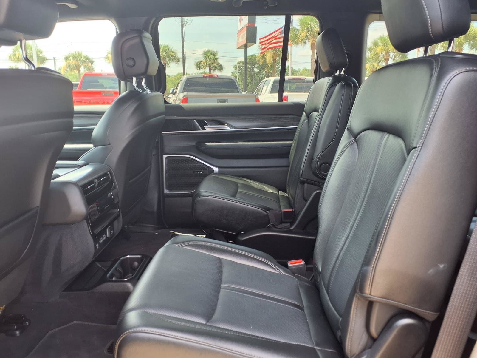 2024 Jeep Wagoneer Series III Black at River Oaks CDJR