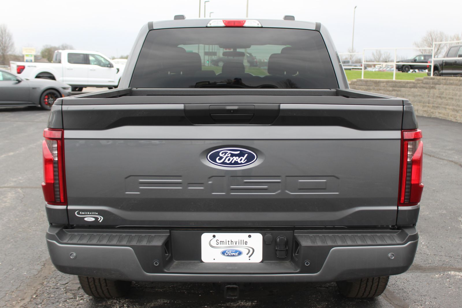 View vehicle photo 7