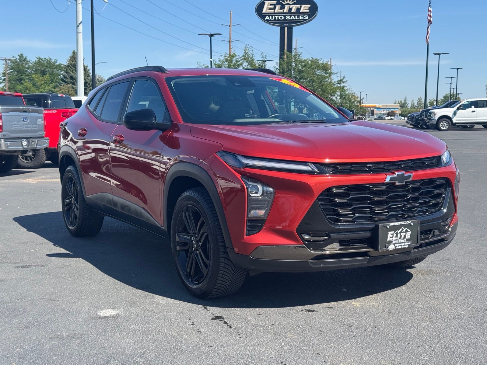 Used 2024 Chevrolet Trax SUV